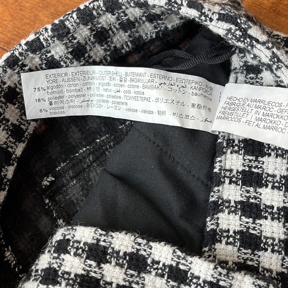 ZARA Black White Tweed Mini Skirt
short Plaid Size S - Picture 8 of 8